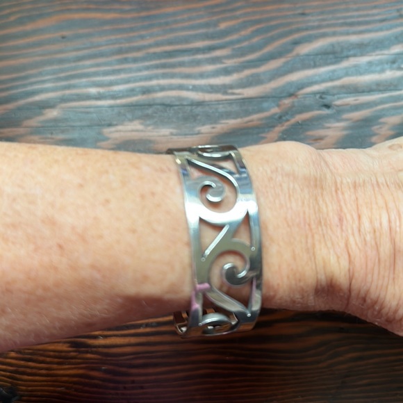 James Avery Sterling silver Cuff - Picture 3 of 4